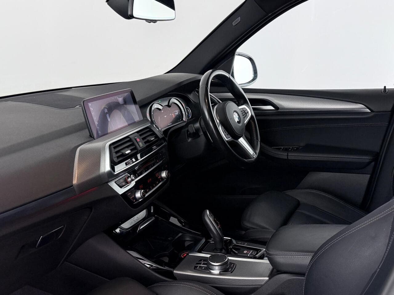 BMW X3 thumbnail Interior Front