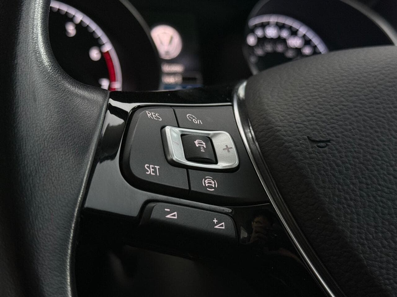 Volkswagen Touran thumbnail Misc Controls