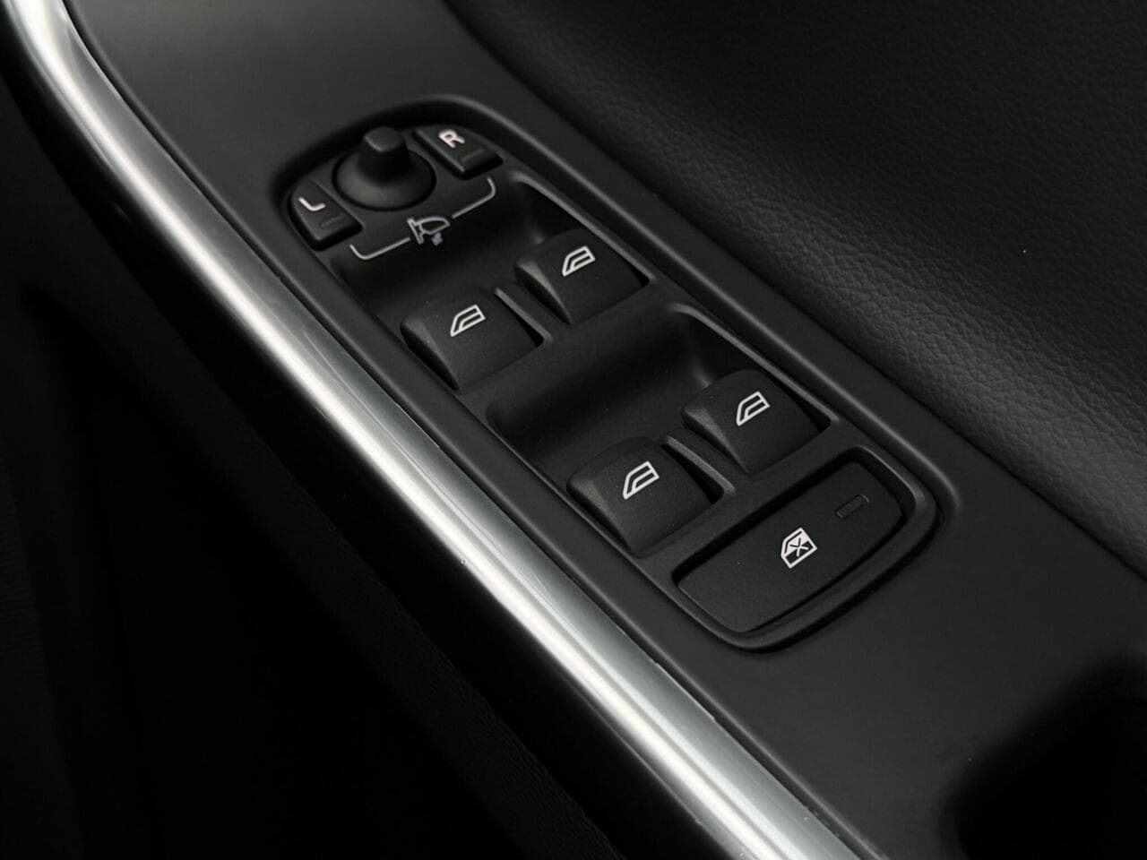 Volvo XC60 thumbnail Misc Controls