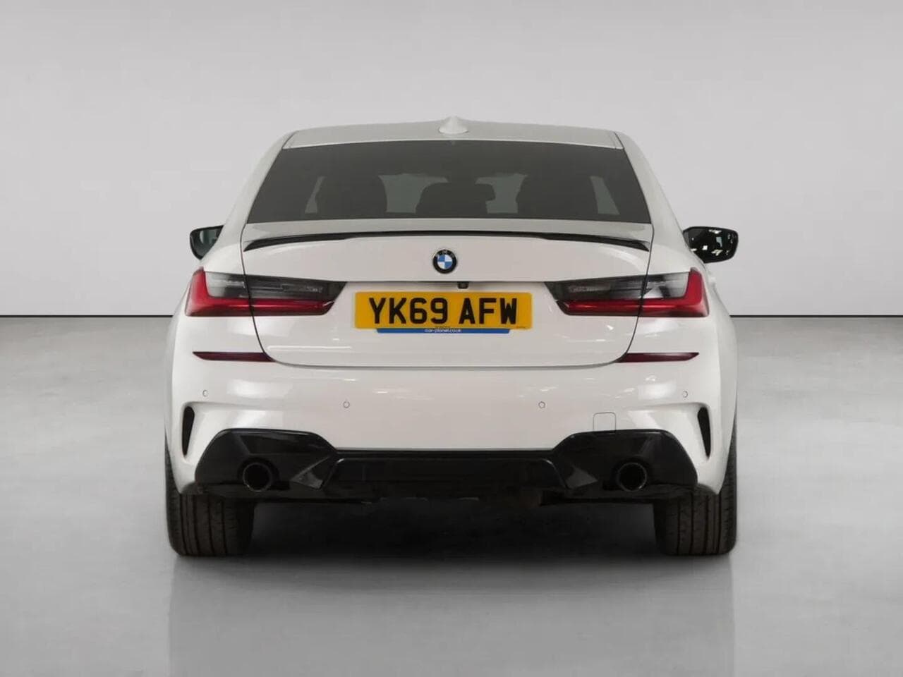 BMW 3 Series thumbnail Rear
