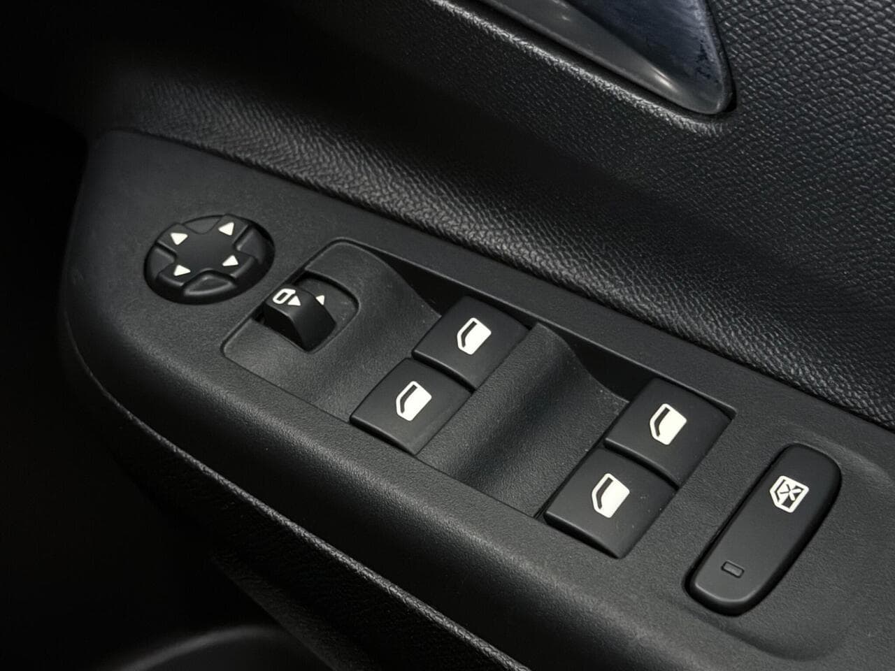 Vauxhall Corsa thumbnail Misc Controls