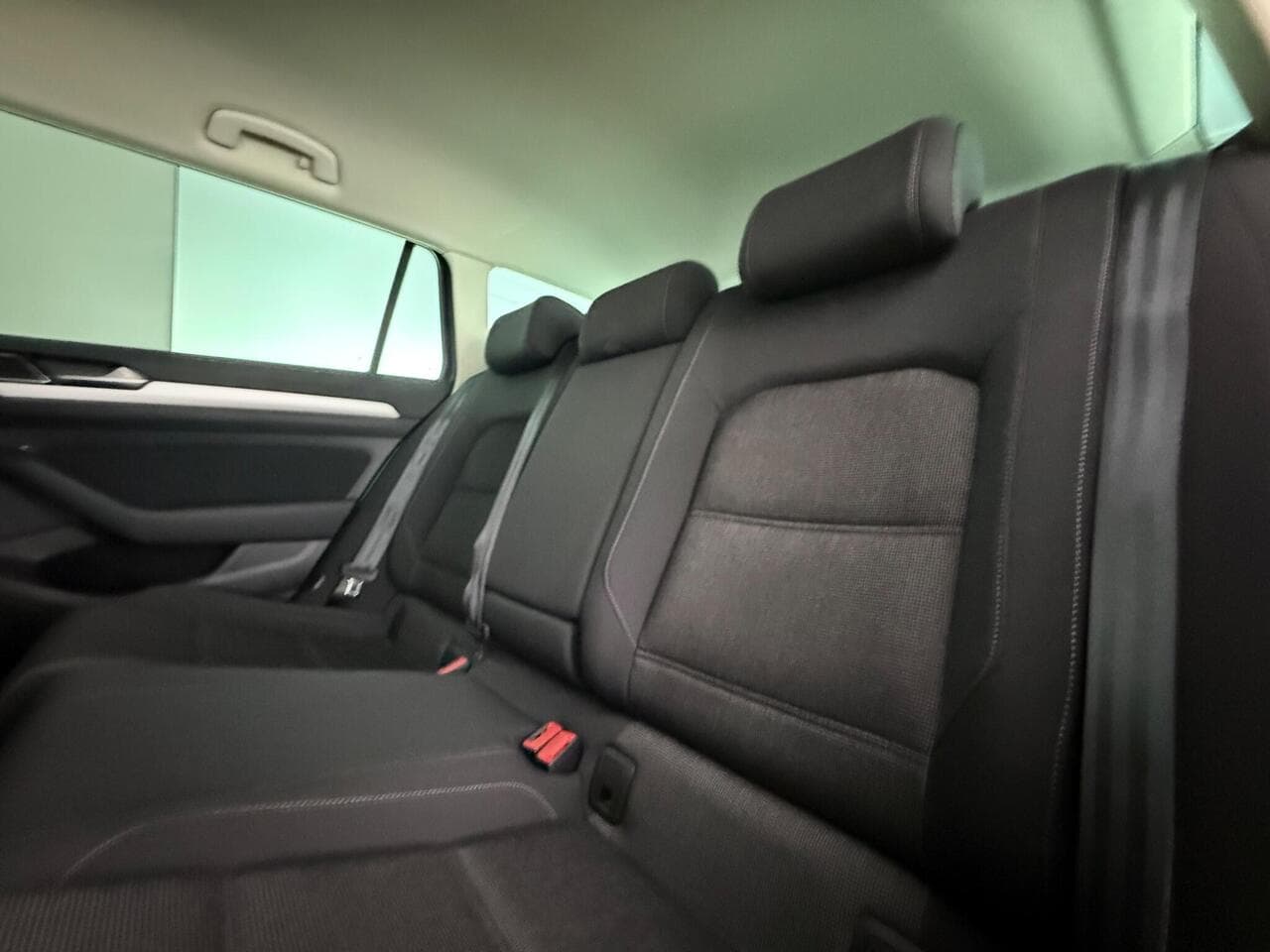 Volkswagen Passat thumbnail Seats Rear
