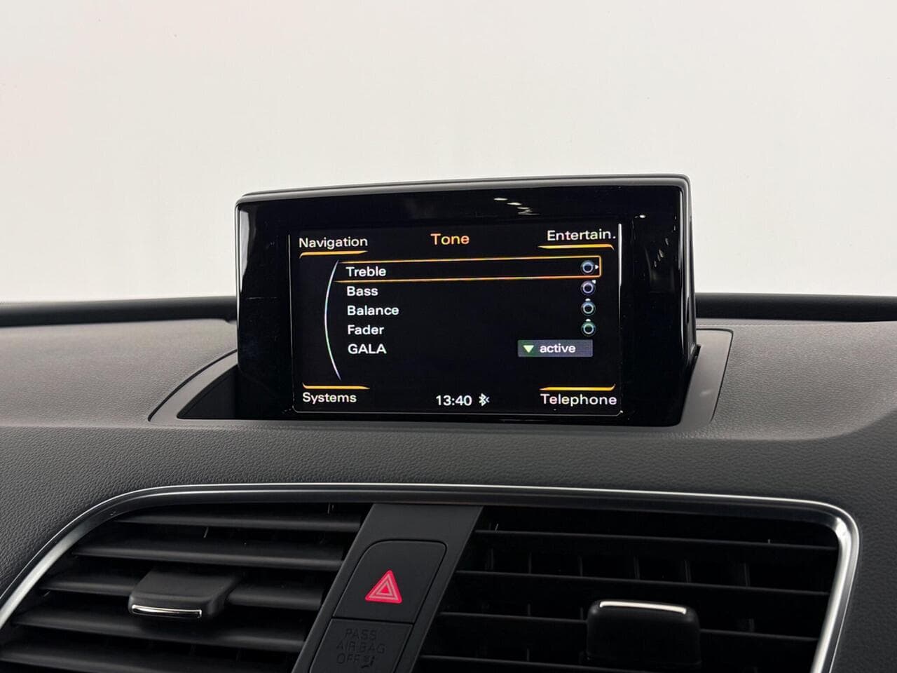 Audi Q3 thumbnail Infotainment System