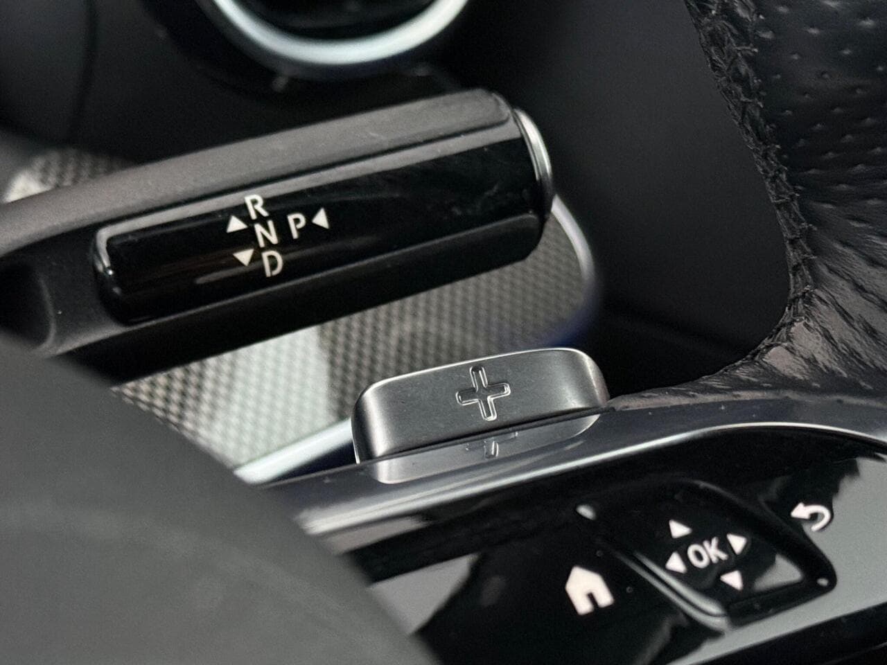 Mercedes-Benz C Class thumbnail Misc Controls