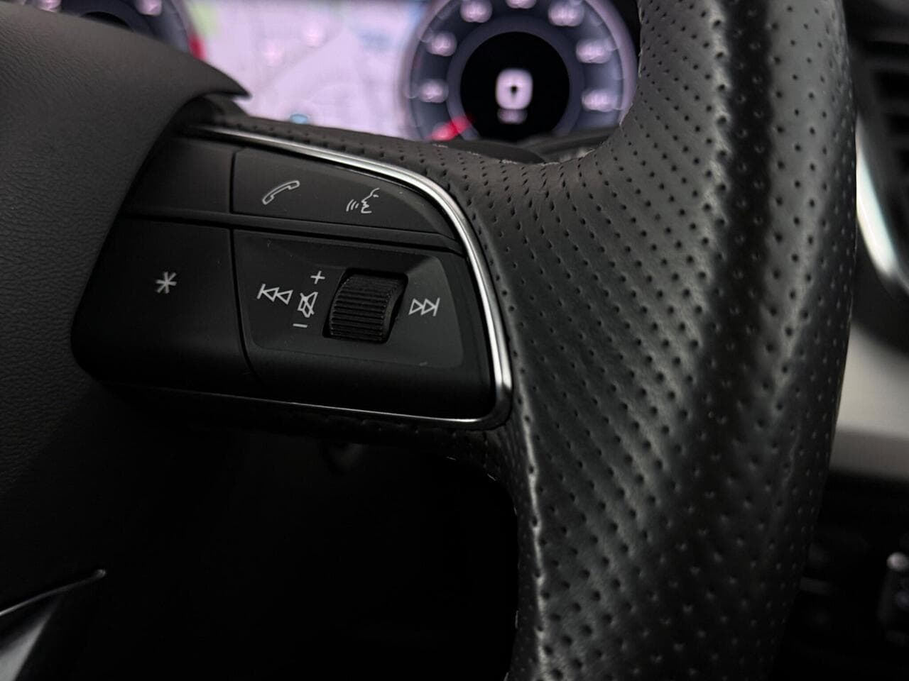 Audi Q5 thumbnail Misc Controls