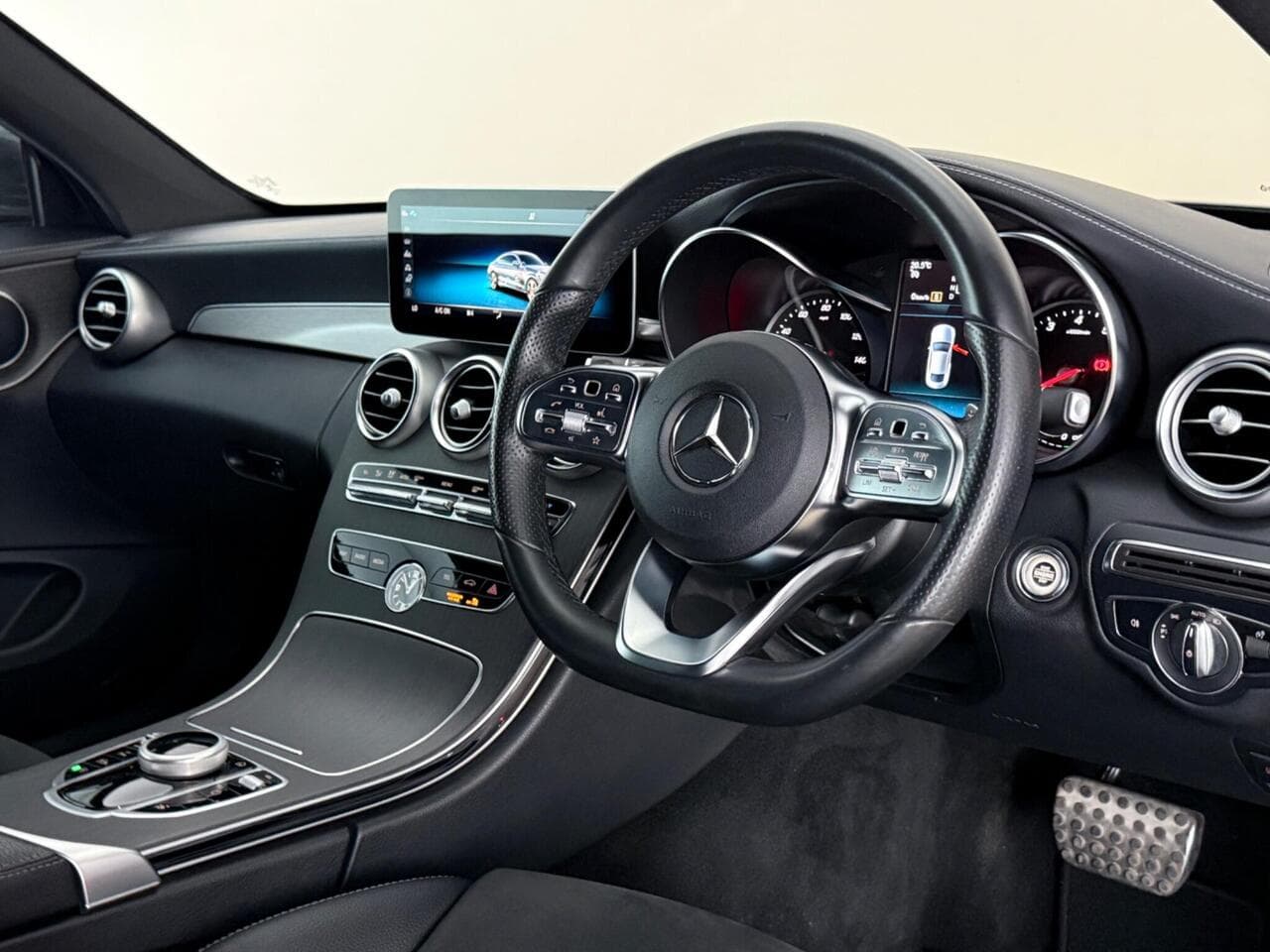 Mercedes-Benz C Class thumbnail Interior Front