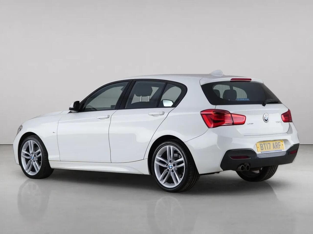 BMW 1 Series thumbnail Rear Left