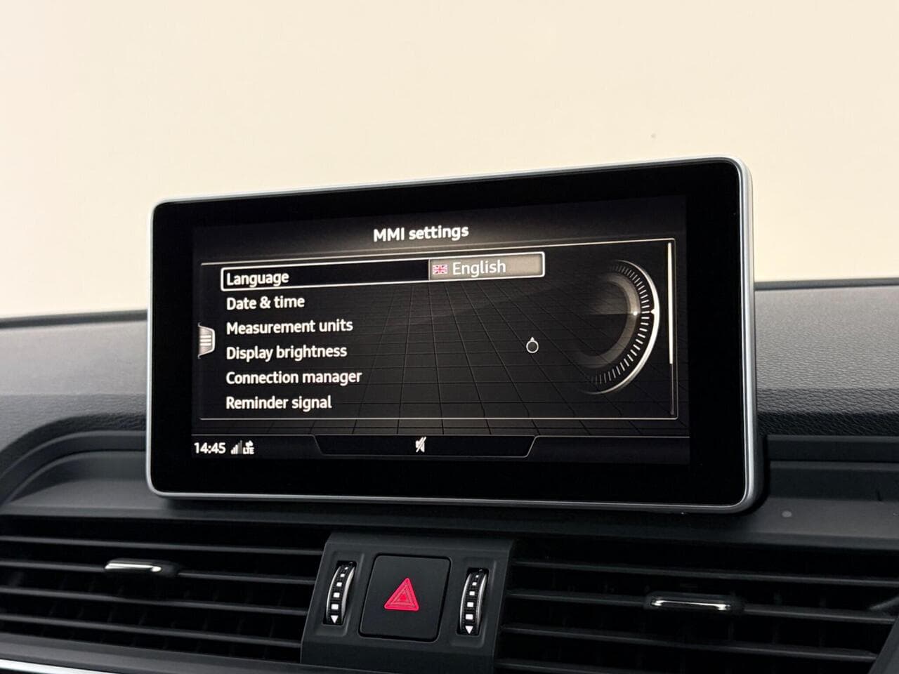 Audi Q5 thumbnail Infotainment System