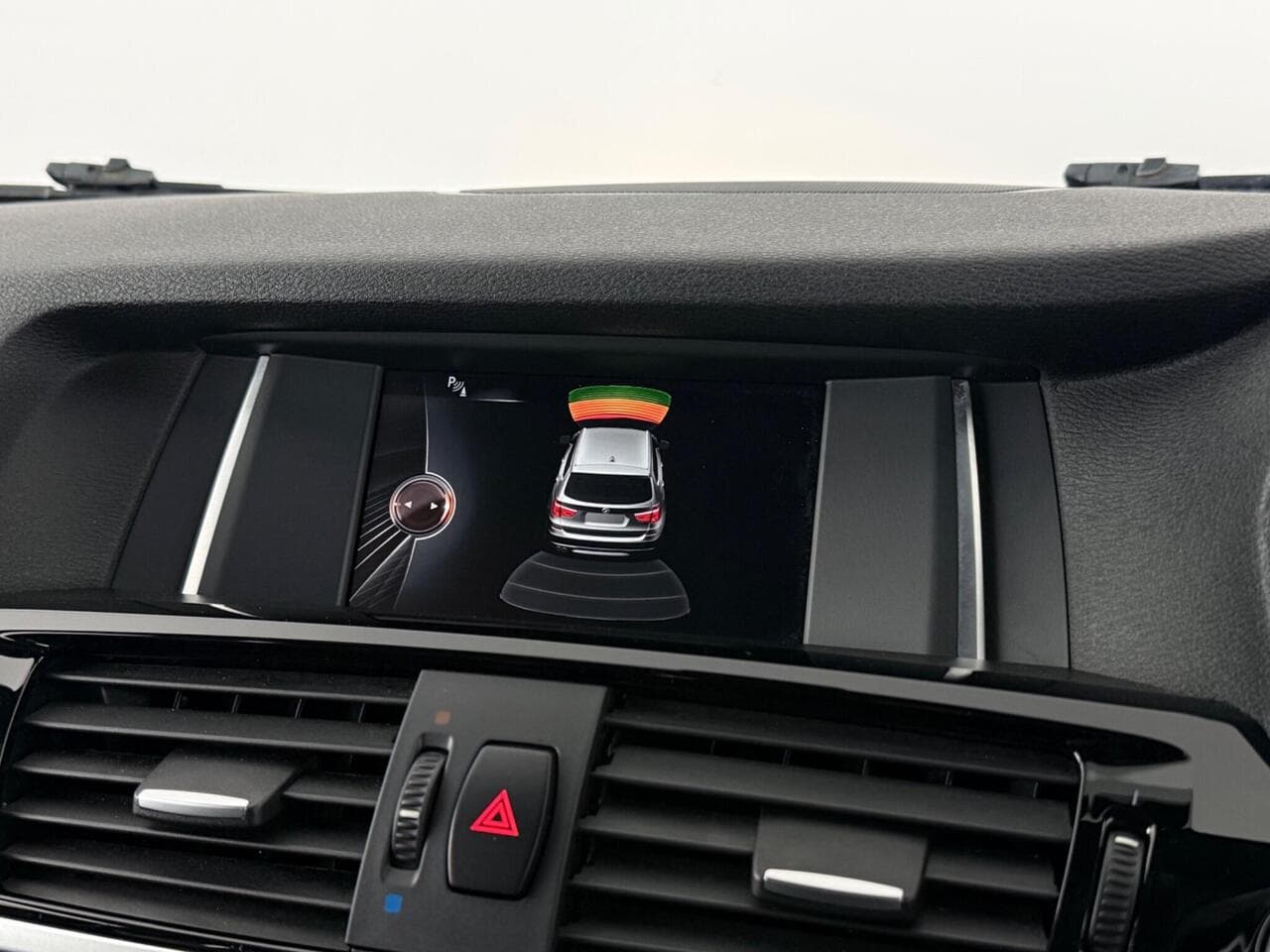 BMW X3 thumbnail Infotainment System