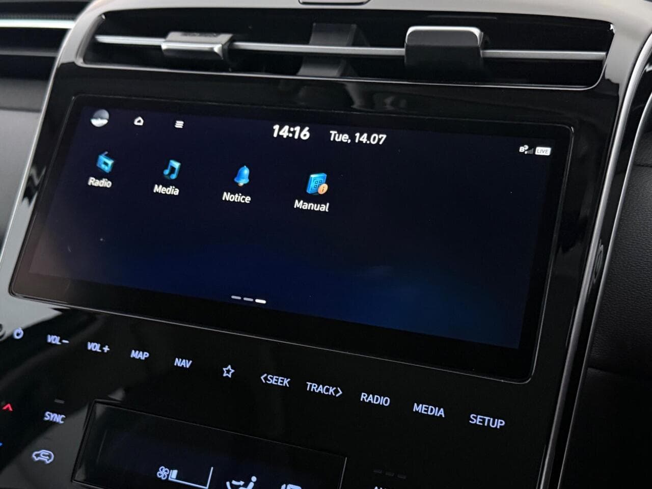 Hyundai TUCSON thumbnail Infotainment System