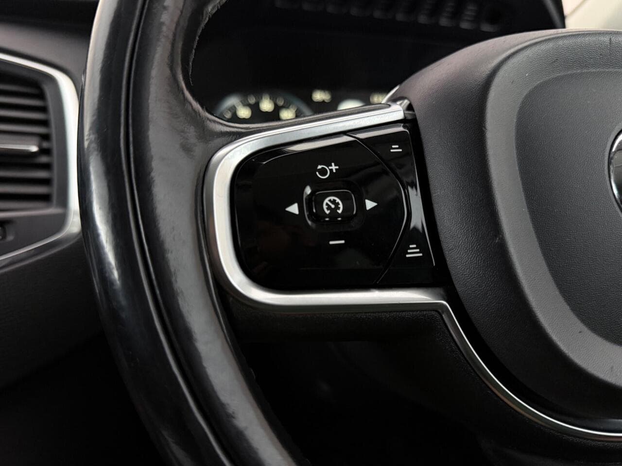 Volvo XC90 thumbnail Misc Controls
