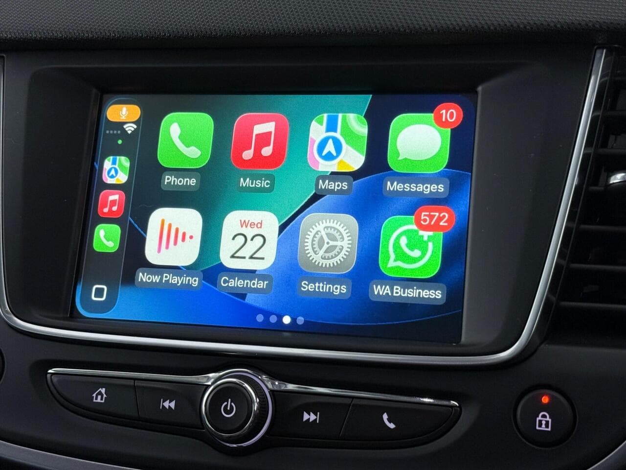 Vauxhall Crossland X thumbnail Infotainment System