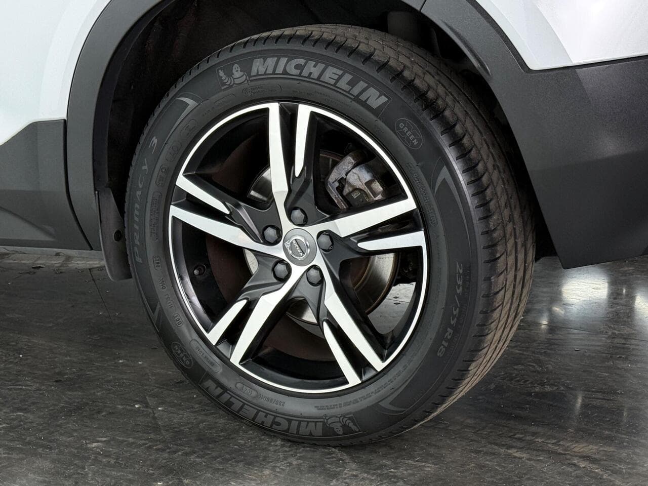 Volvo XC40 thumbnail Wheel