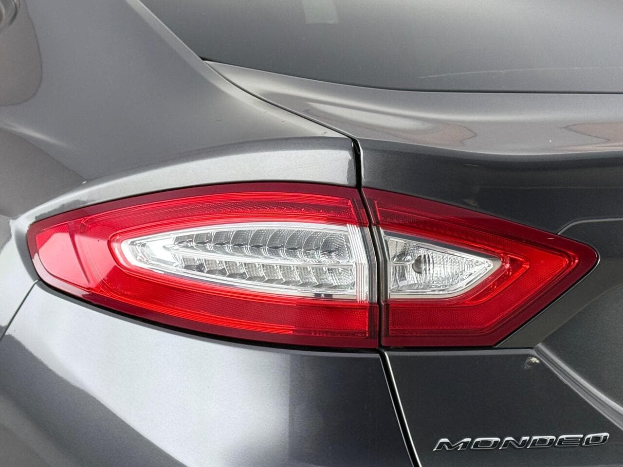 Ford Mondeo thumbnail Lights Rear