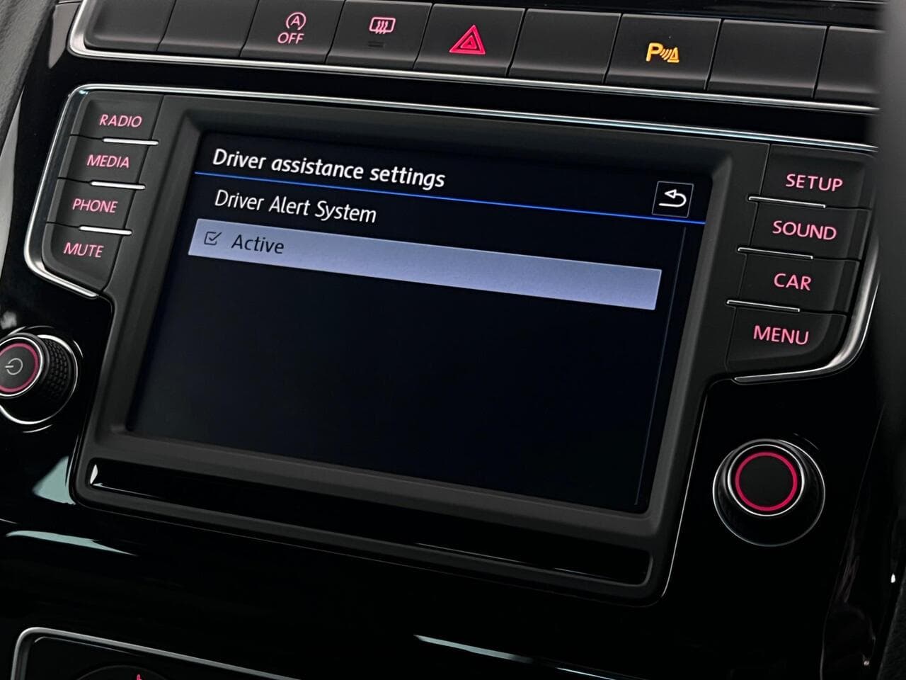 Volkswagen Polo thumbnail Infotainment System