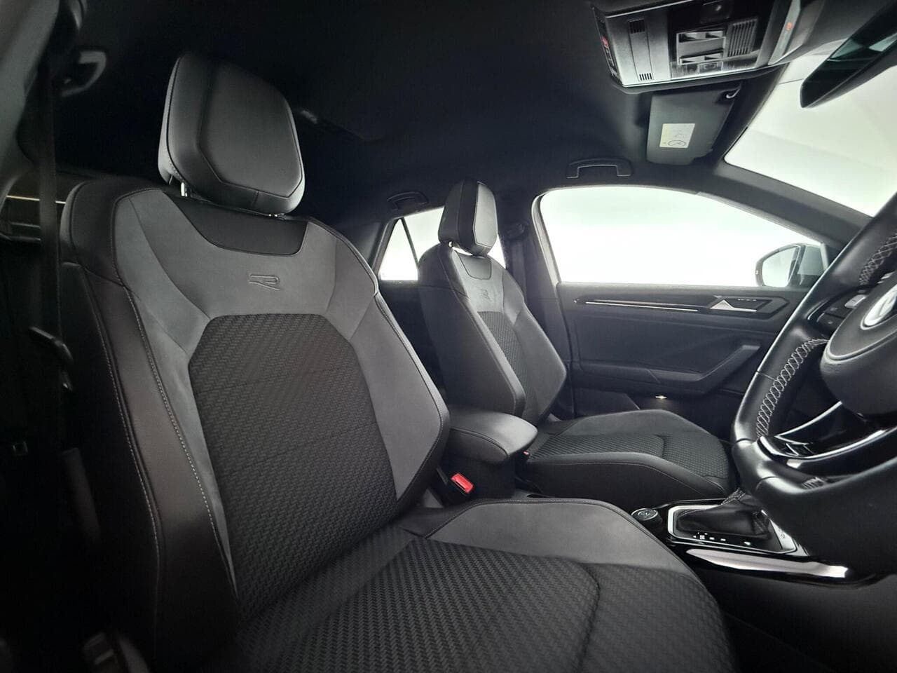 Volkswagen T-Roc thumbnail Seat Driver