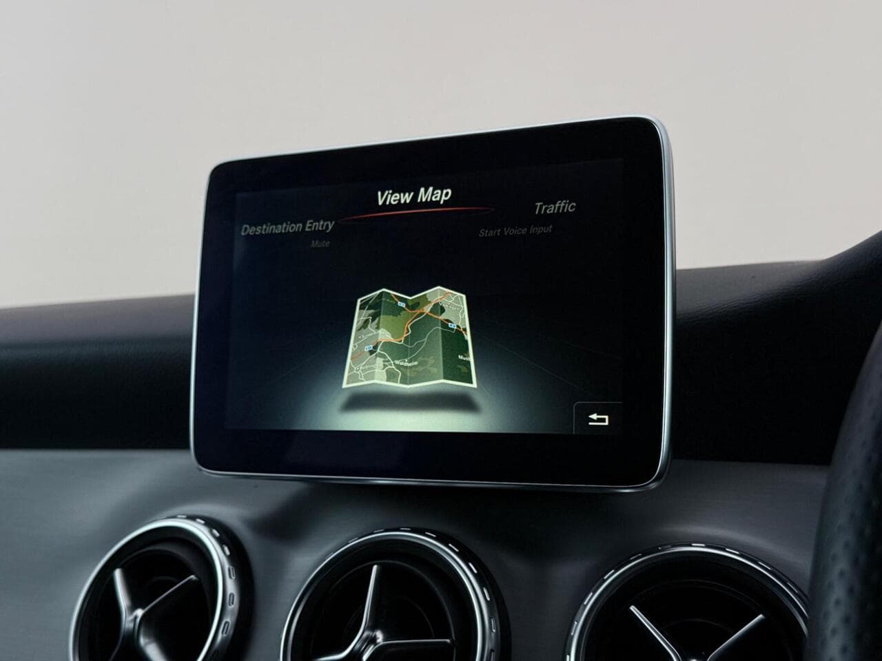 Mercedes-Benz GLA thumbnail Infotainment System