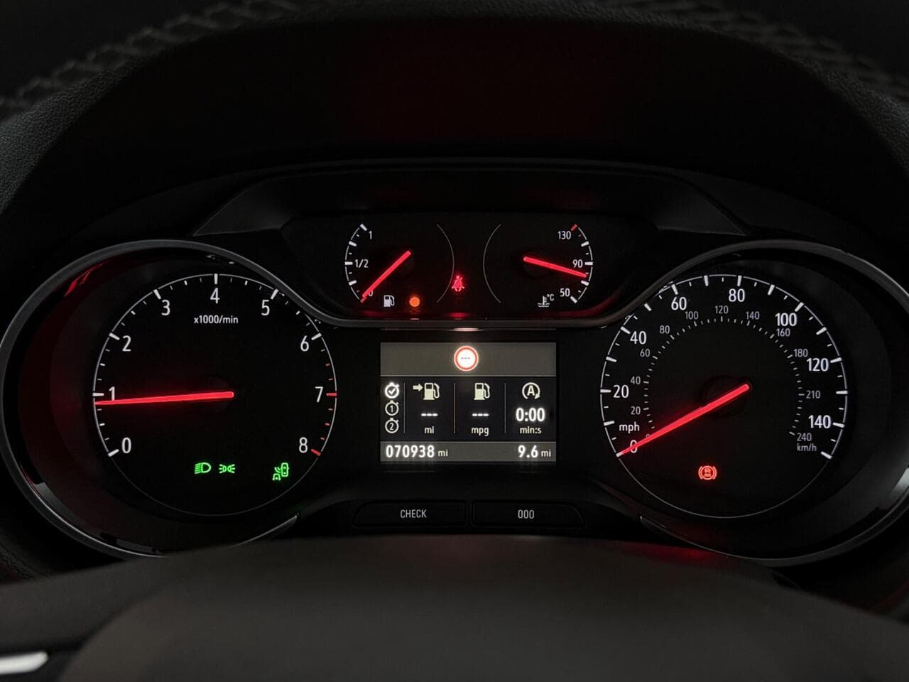 Vauxhall Grandland X thumbnail Driver Instruments
