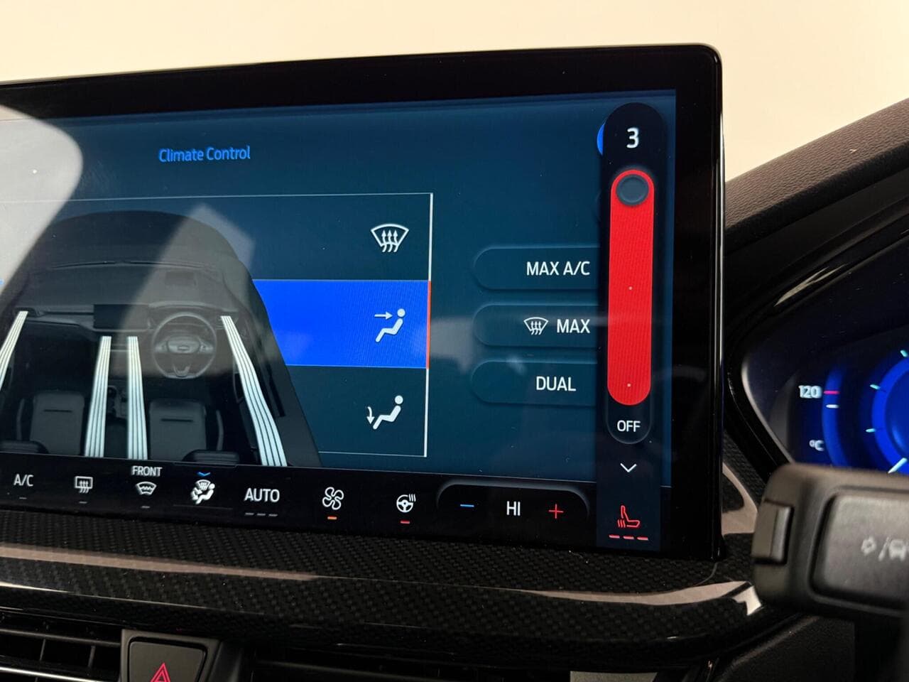 Ford Focus thumbnail Infotainment System