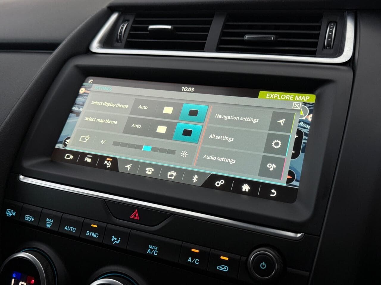 Jaguar E-PACE thumbnail Infotainment System