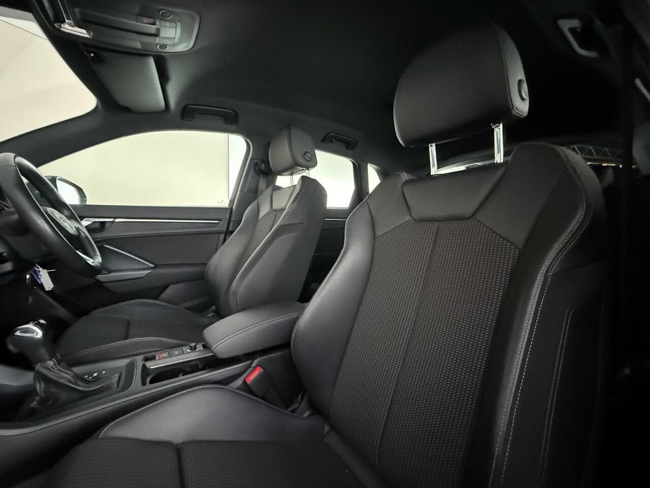 Audi Q3 thumbnail Seat Front Passenger