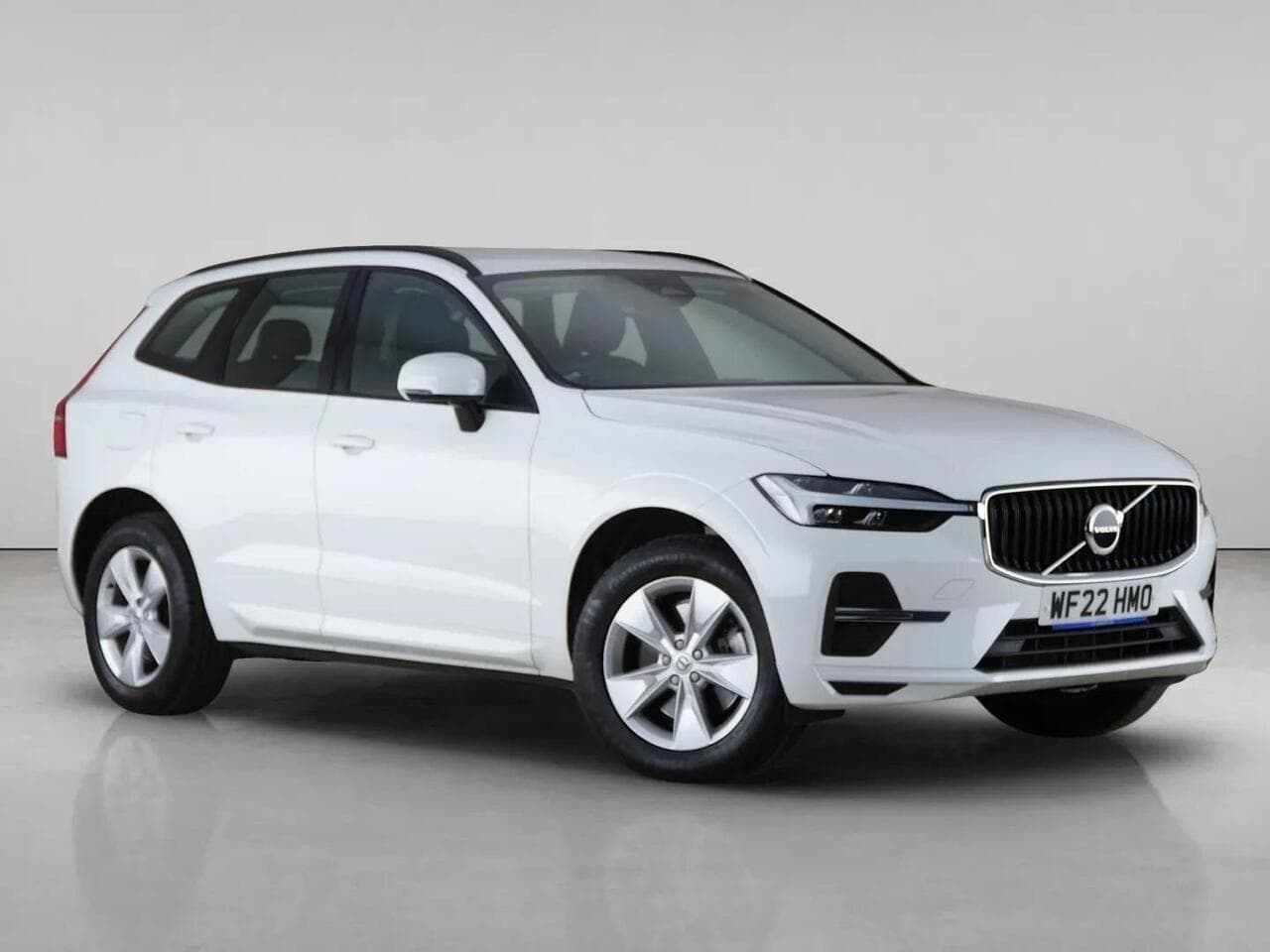Volvo XC60 - Volvo XC60 2.0 B5 MHEV Momentum Auto Euro 6 (s/s) 5dr