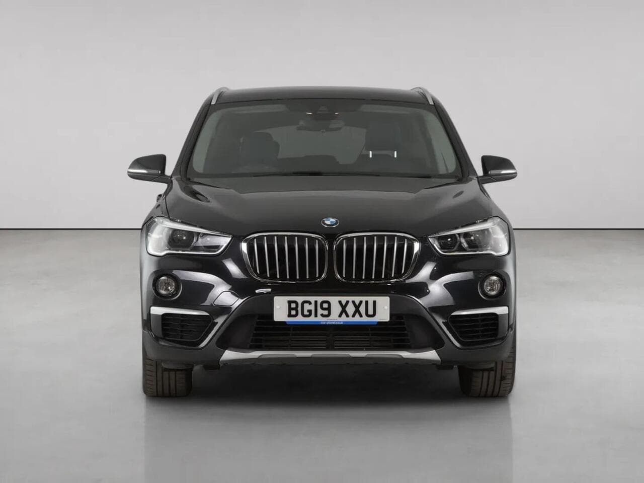 BMW X1 thumbnail Front
