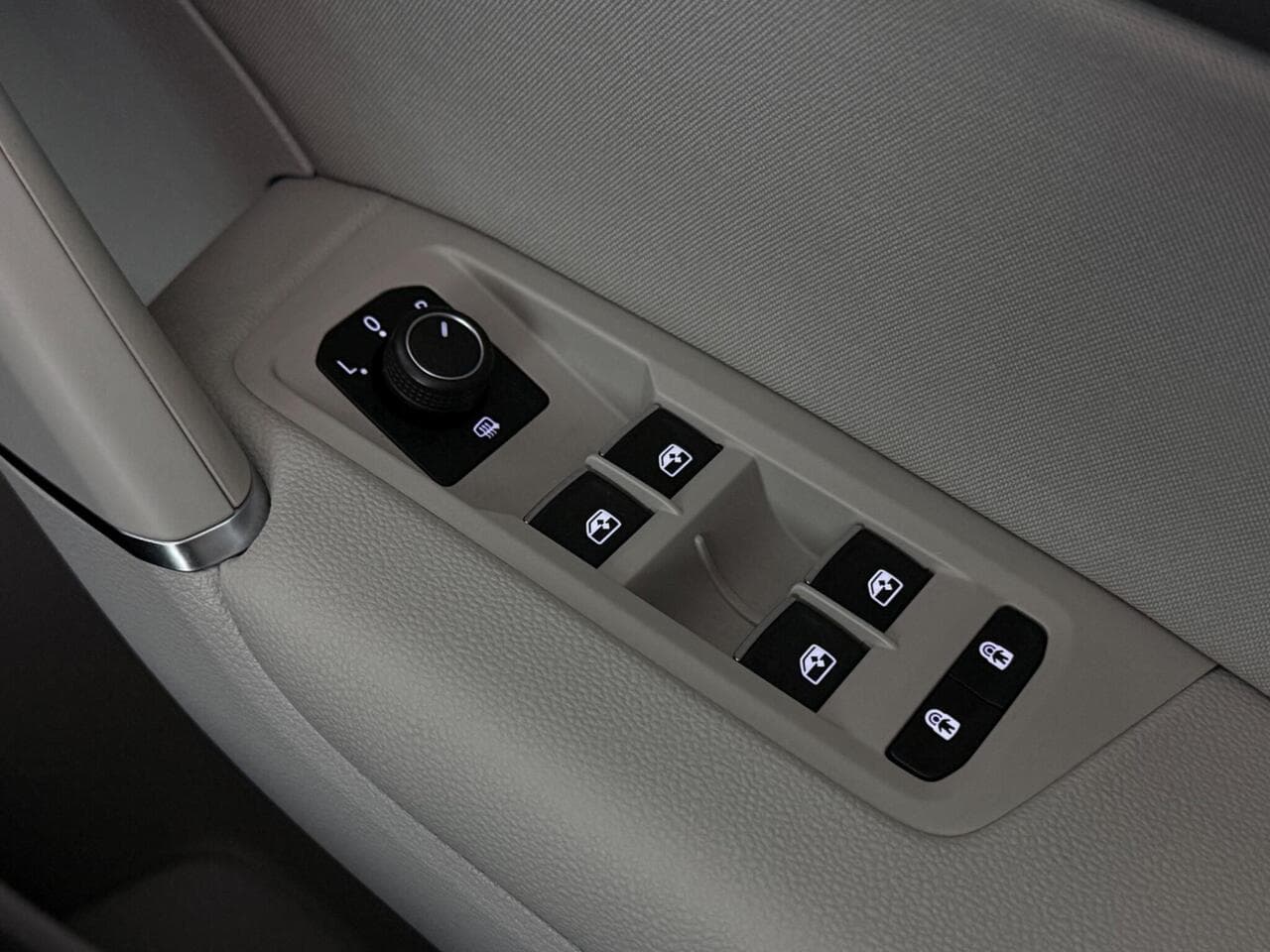 Volkswagen Touran thumbnail Misc Controls