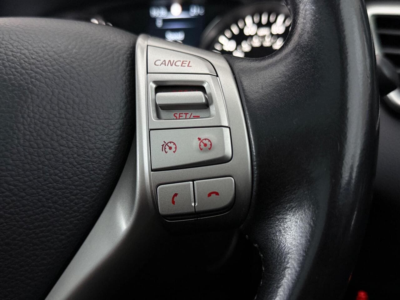 Nissan Qashqai thumbnail Misc Controls