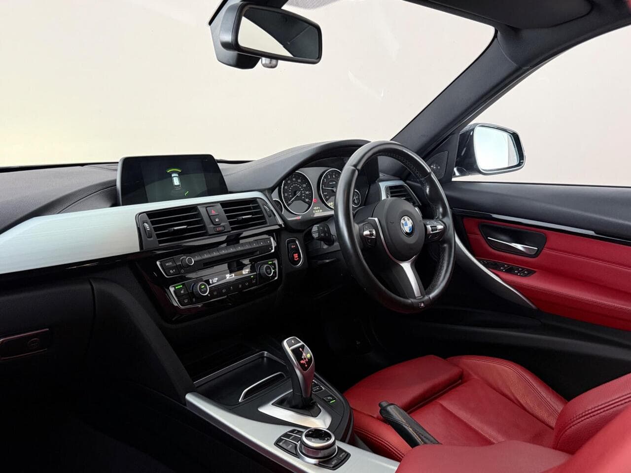 BMW 3 Series thumbnail Interior Front