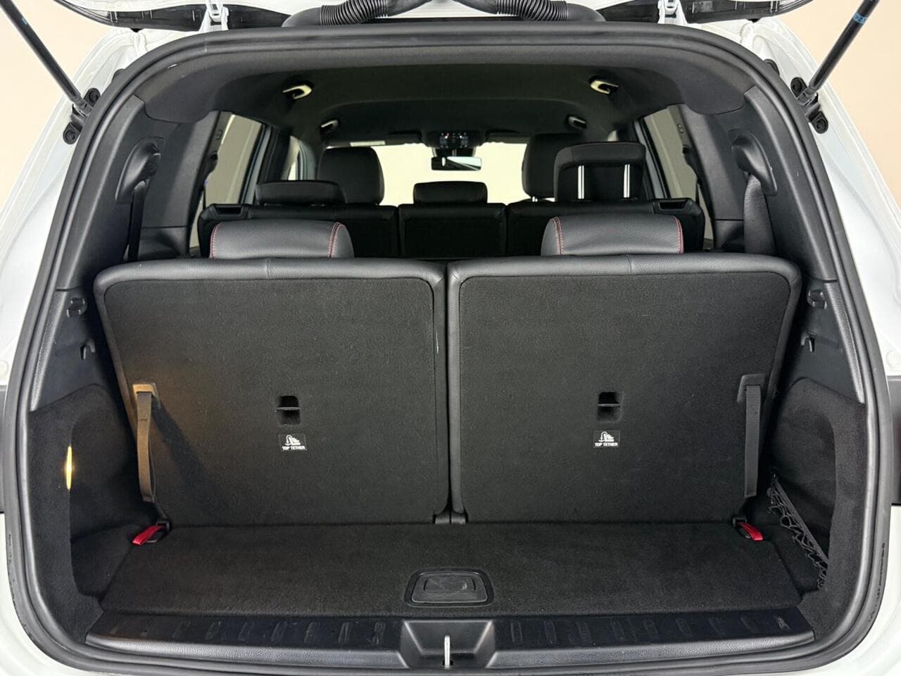 Mercedes-Benz GLB thumbnail Boot