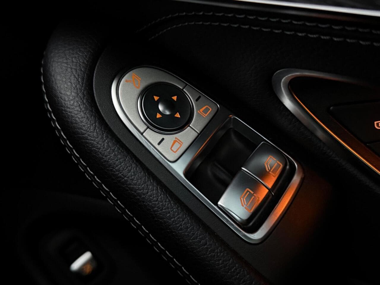 Mercedes-Benz C Class thumbnail Misc Controls