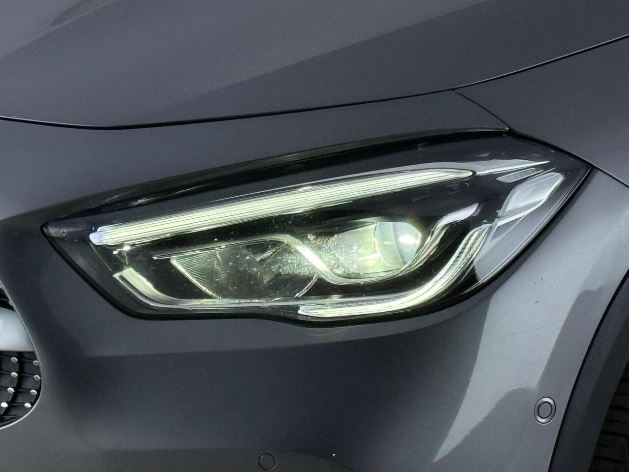 Mercedes-Benz GLA thumbnail Lights Front