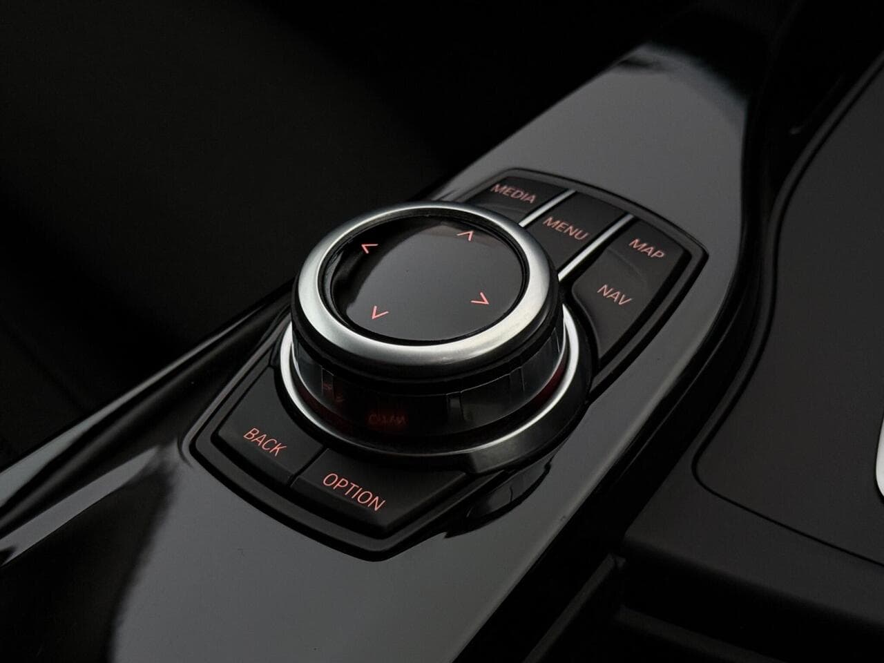 BMW 3 Series Gran Turismo thumbnail Misc Controls