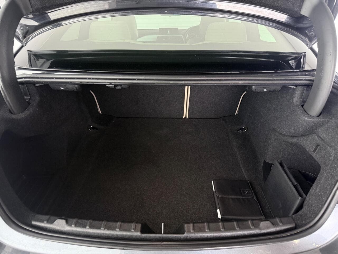 BMW 4 Series thumbnail Boot