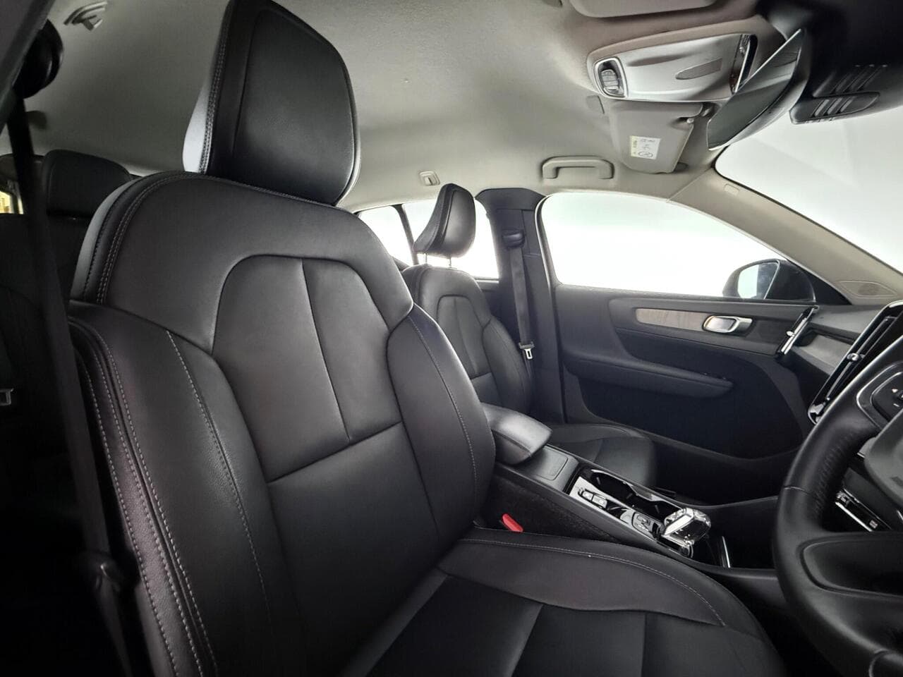 Volvo XC40 thumbnail Seat Driver