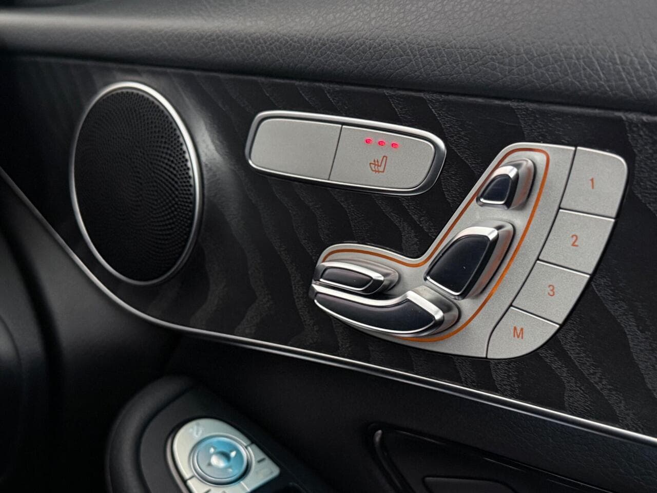 Mercedes-Benz GLC thumbnail Misc Controls