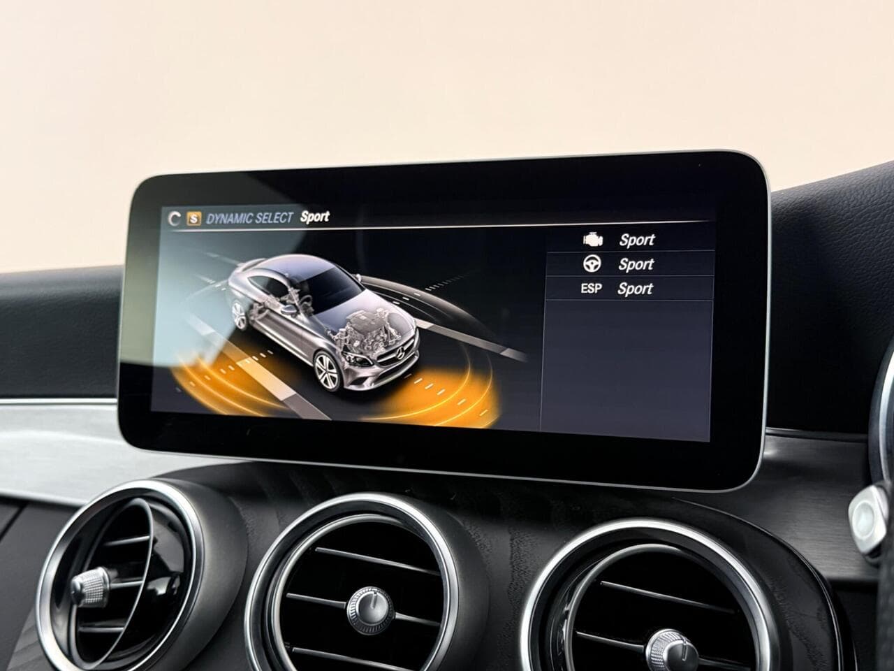 Mercedes-Benz C Class thumbnail Infotainment System