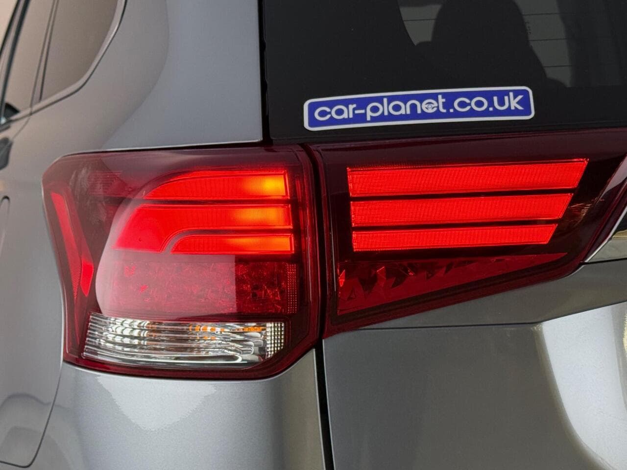 Mitsubishi Outlander thumbnail Lights Rear