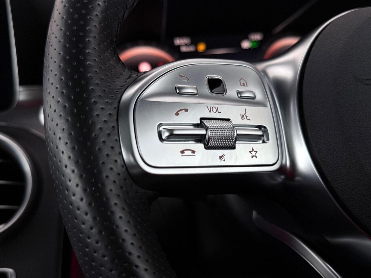 Mercedes-Benz C Class thumbnail Misc Controls
