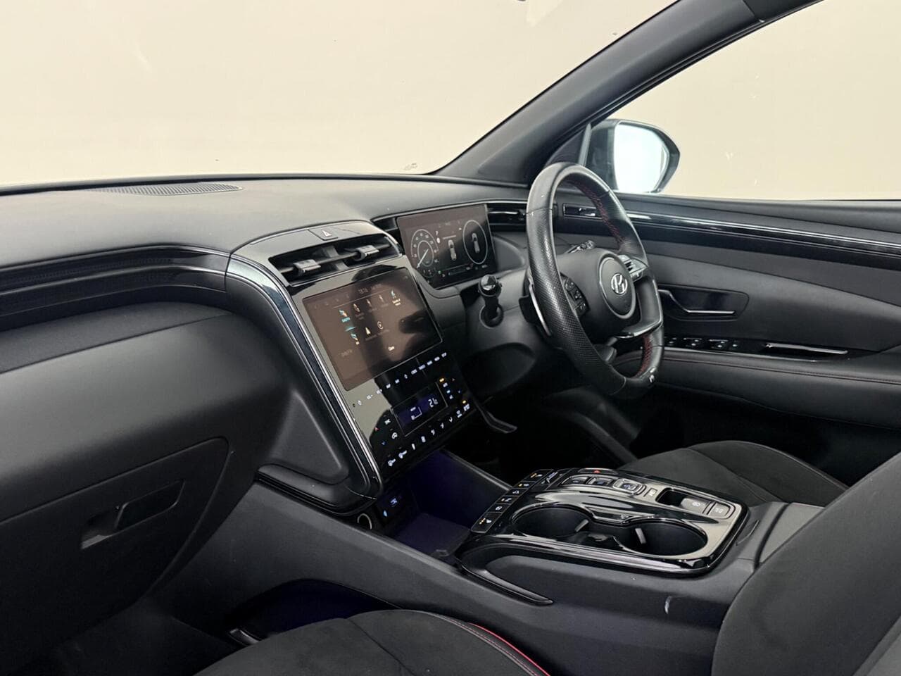 Hyundai TUCSON thumbnail Interior Front