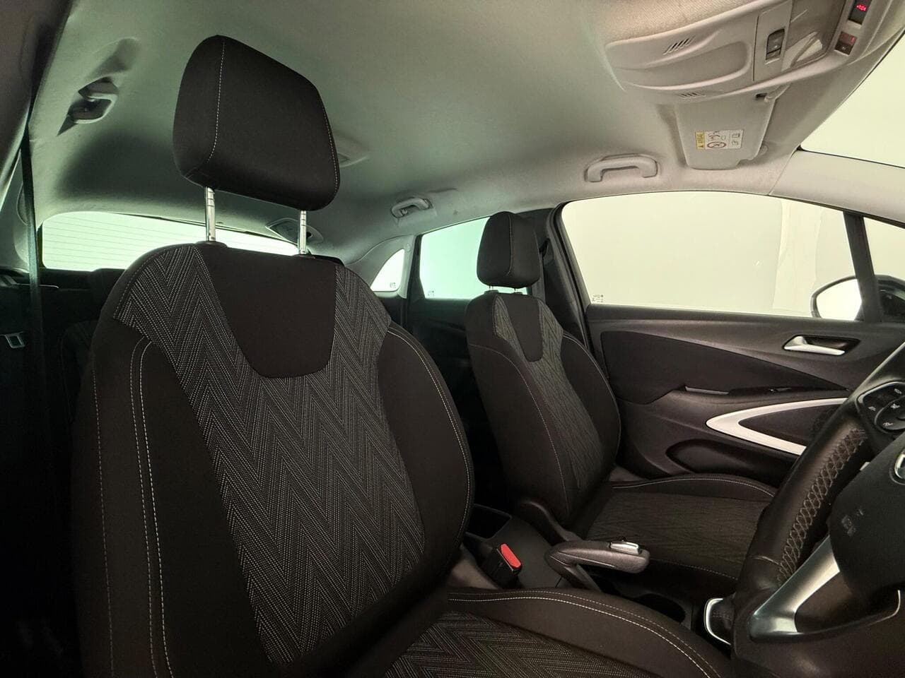 Vauxhall Crossland X thumbnail Seat Driver