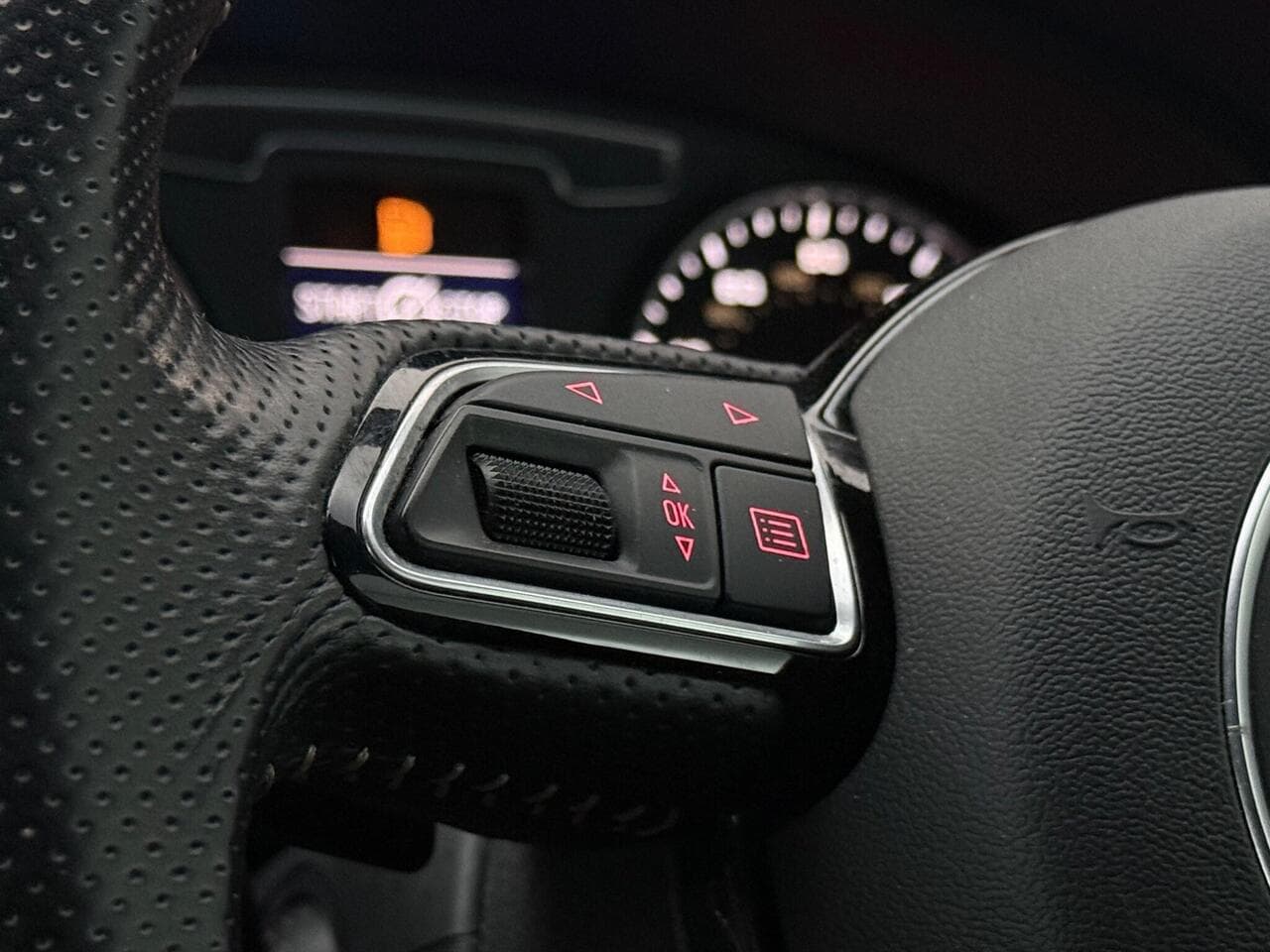 Audi Q3 thumbnail Misc Controls