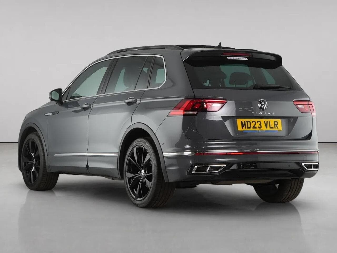 Volkswagen Tiguan thumbnail Rear Left