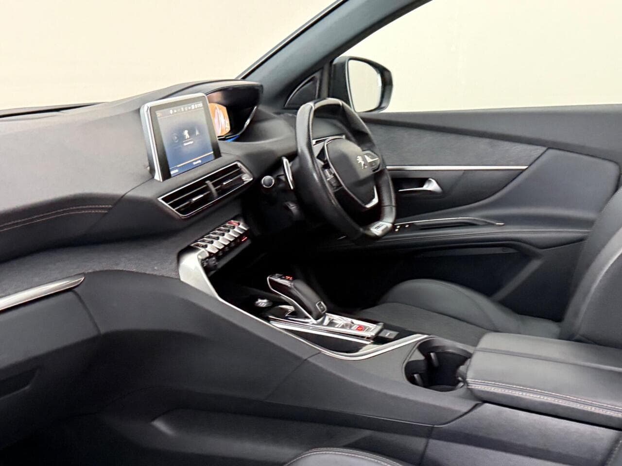 Peugeot 5008 thumbnail Interior Front
