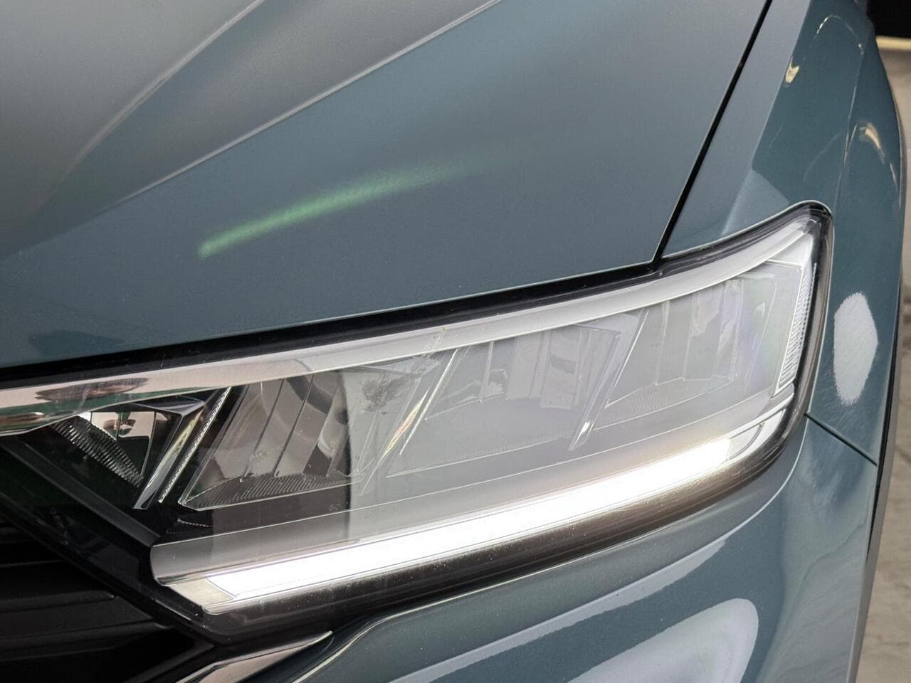 Volkswagen T-Roc thumbnail Lights Front