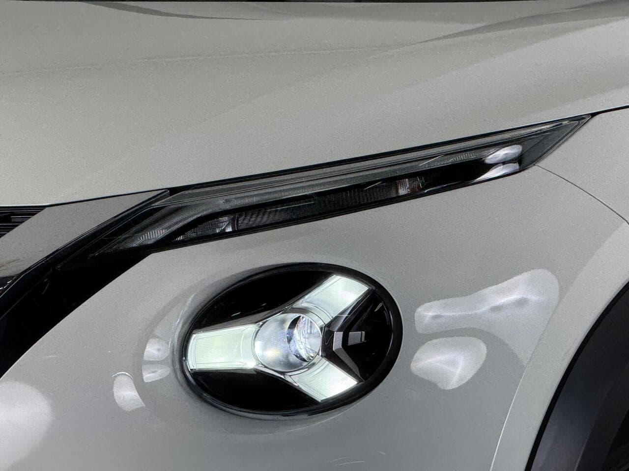 Nissan Juke thumbnail Door Handle Exterior