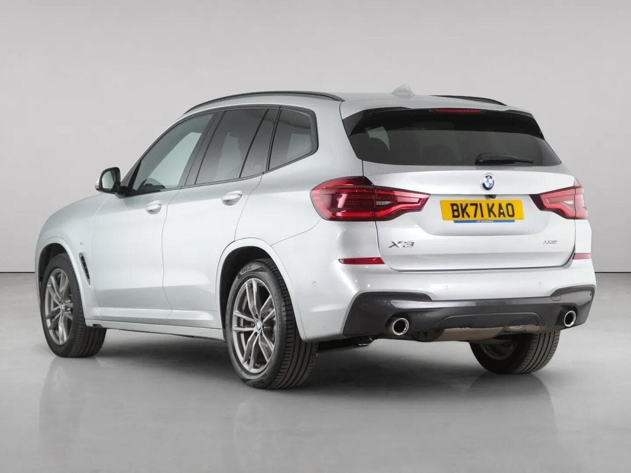 BMW X3 thumbnail Rear Left