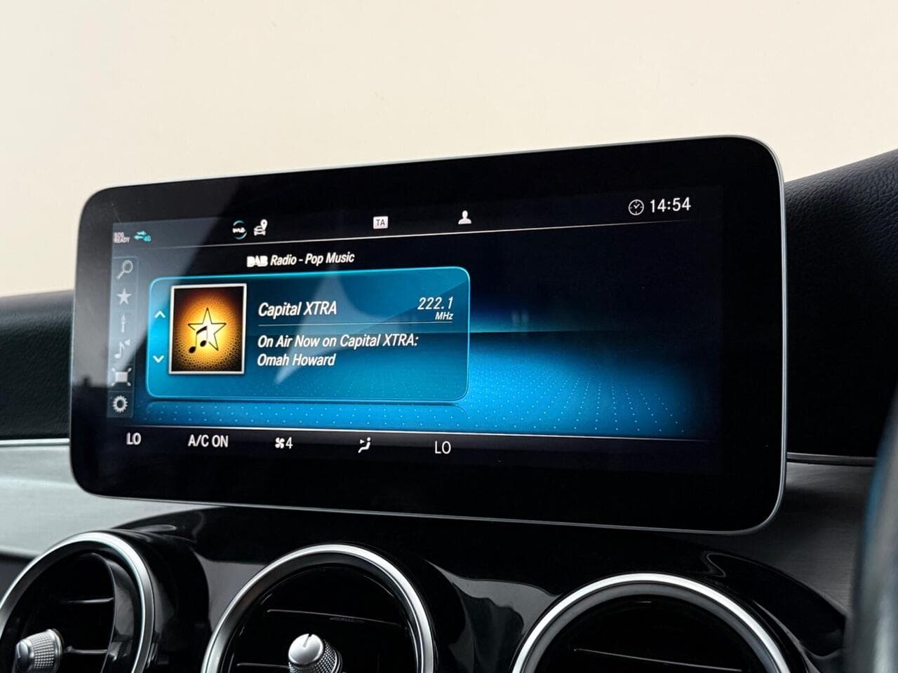 Mercedes-Benz C Class thumbnail Infotainment System