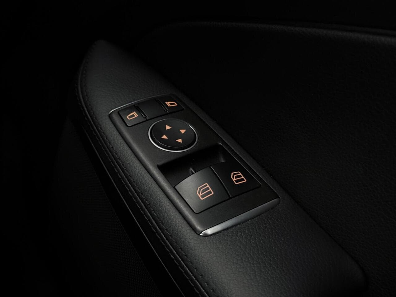 Mercedes-Benz SLC thumbnail Misc Controls